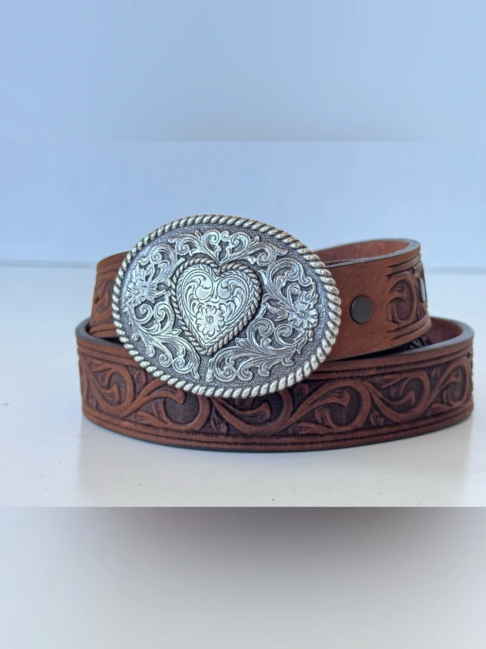 JUSTIN’S TROPHY HEART BROWN LEATHER BELT SIZE 28